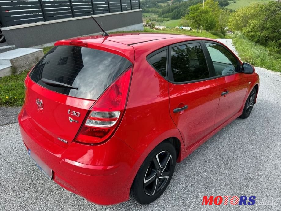 2010' Hyundai i30 1,6 Crdi photo #3