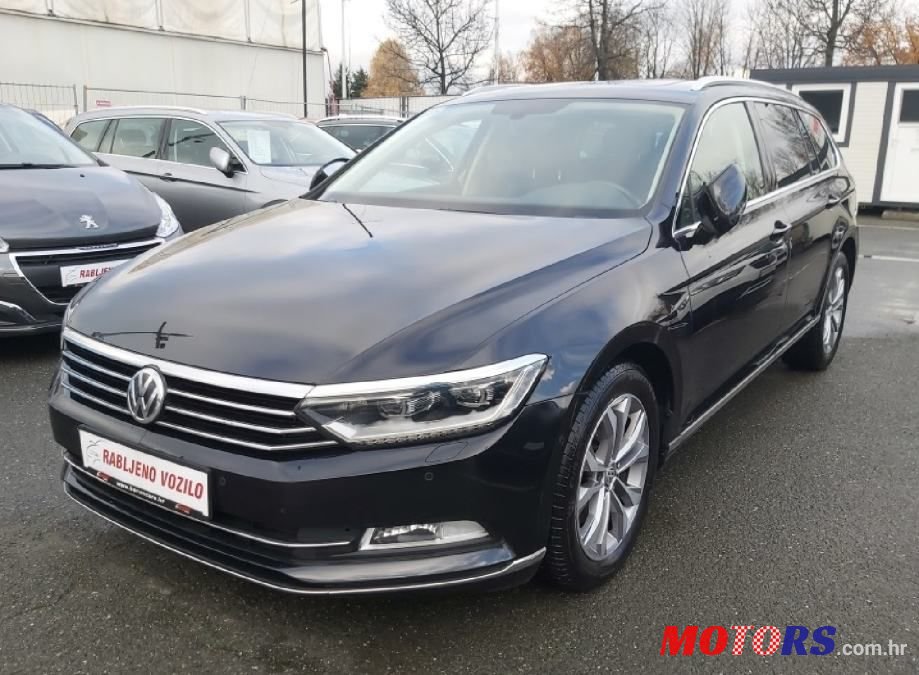2017' Volkswagen Passat Variant photo #2