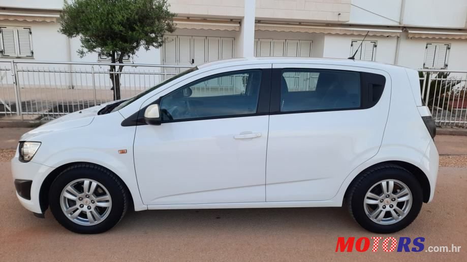 2013' Chevrolet Aveo photo #6