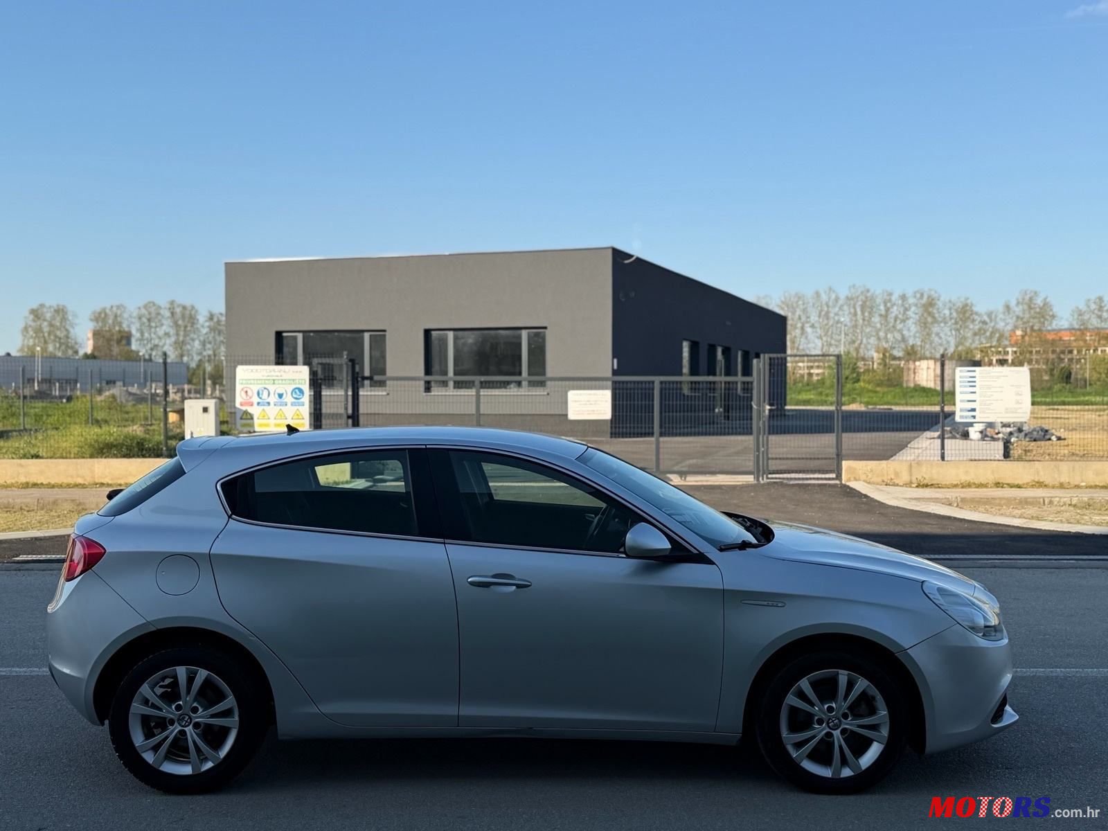 2013' Alfa Romeo Giulietta 1,6 photo #4