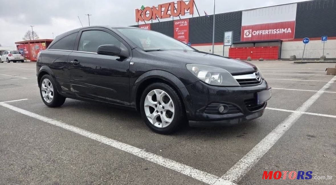 2006' Opel Astra Coupe photo #4