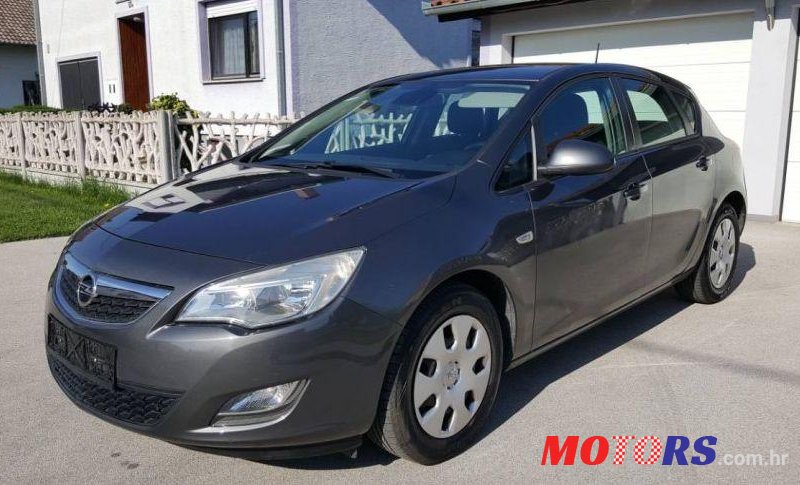 2010' Opel Astra 1,7 Cdti photo #2