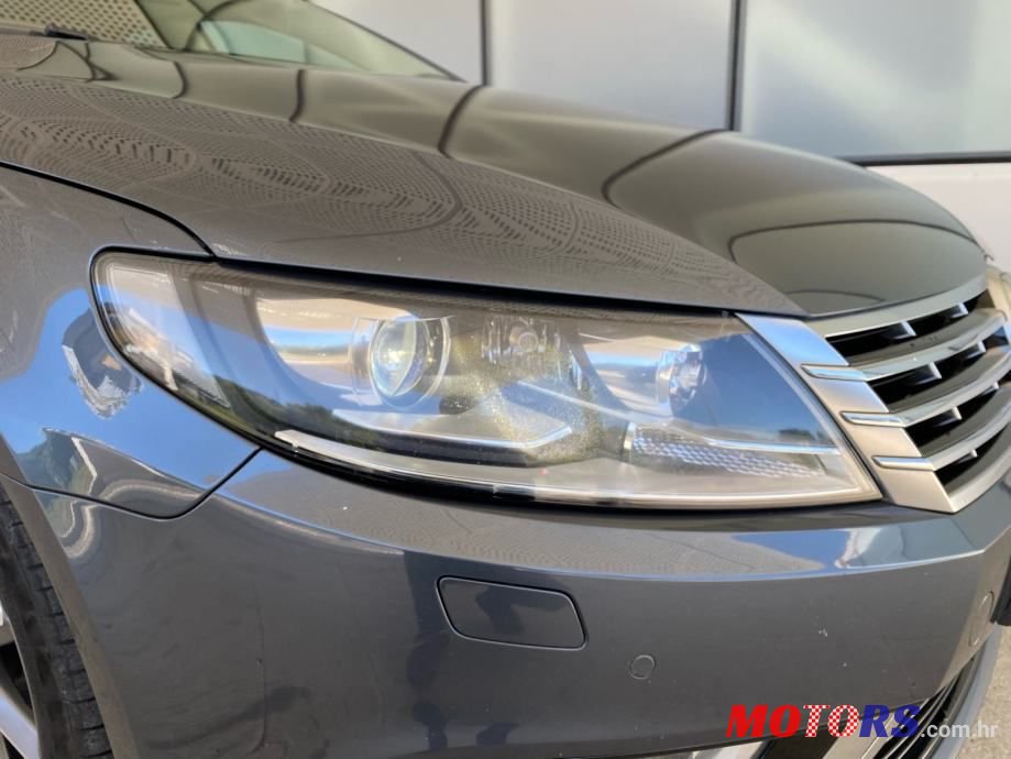 2013' Volkswagen Passat photo #4