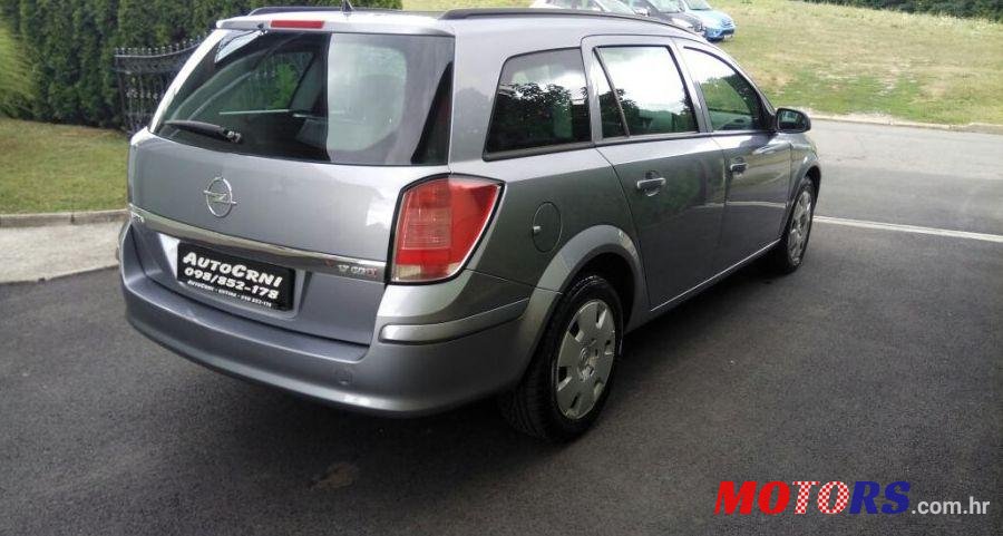 2005' Opel Astra Karavan photo #1