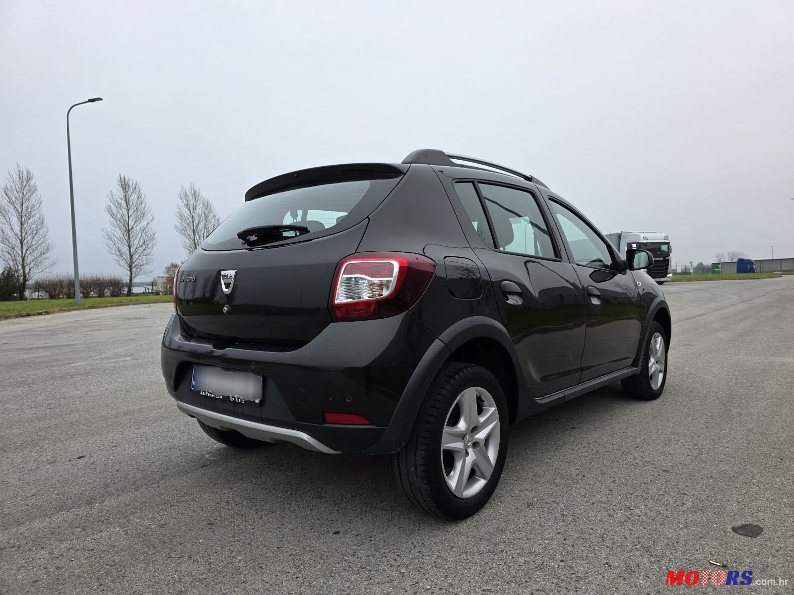 2014' Dacia Sandero photo #5