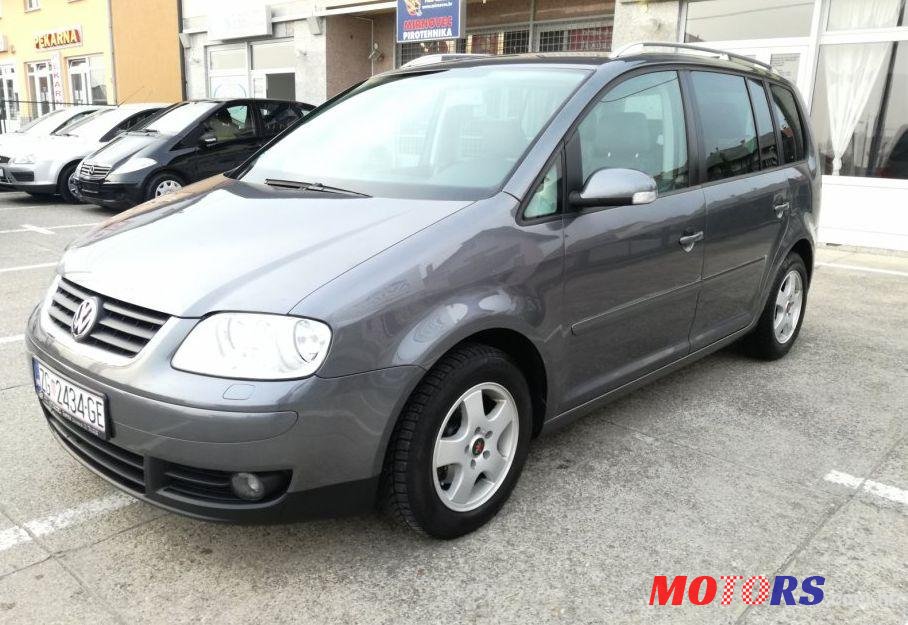 2004' Volkswagen Touran 2,0 Tdi photo #2