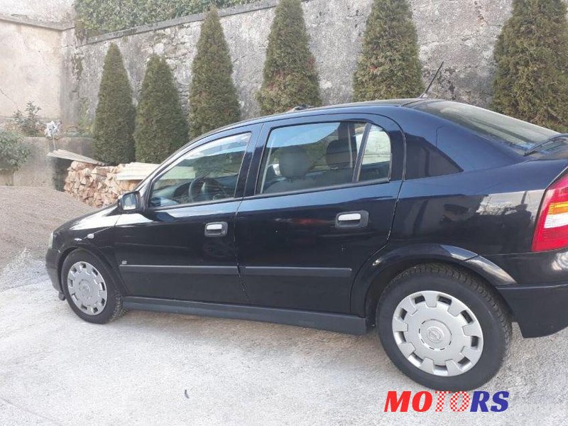 2006' Opel Astra 1,6 16V photo #1