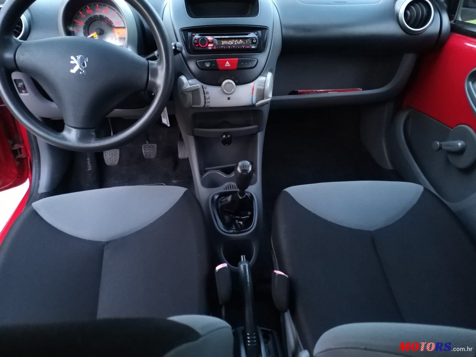 2008' Peugeot 107 1,0 photo #4