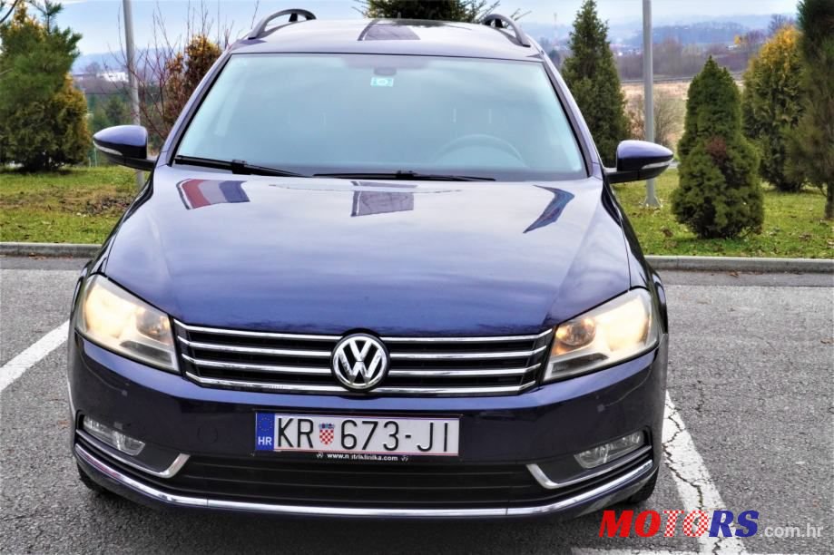 2011' Volkswagen Passat Variant photo #2