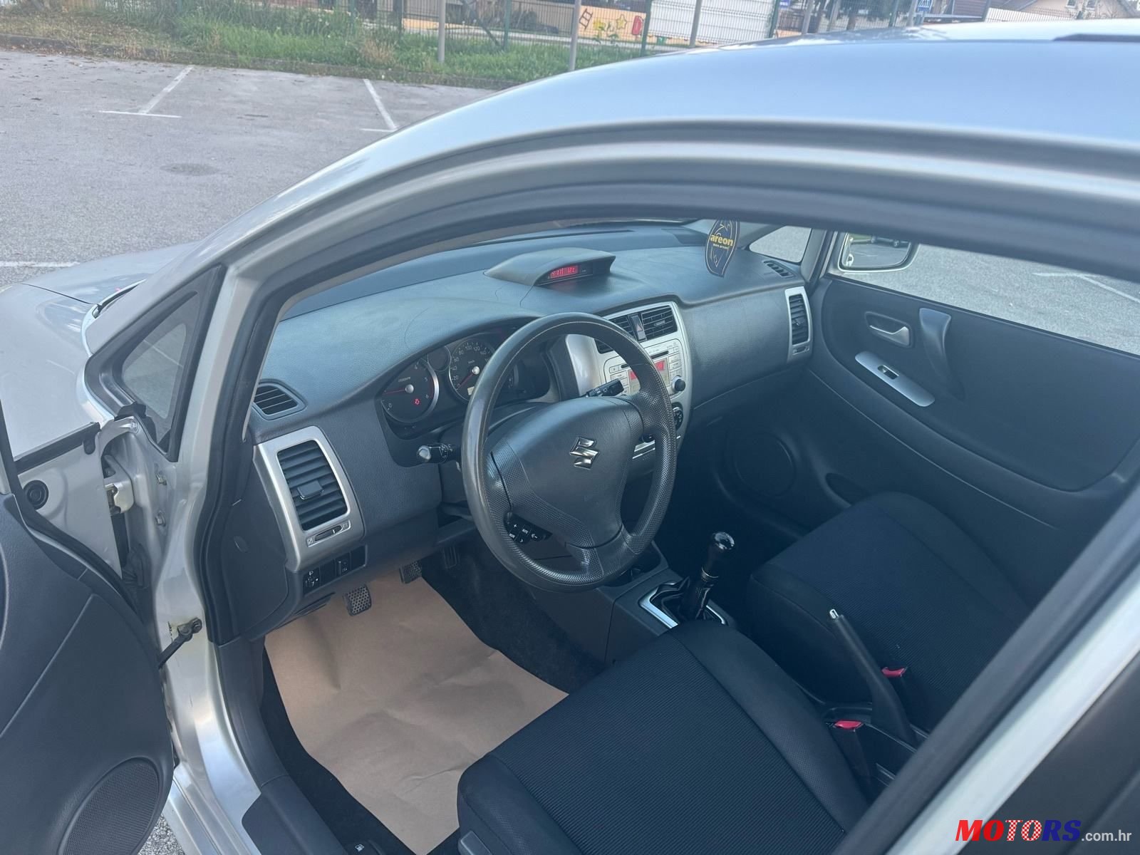 2004' Suzuki Liana 1.4 D photo #4