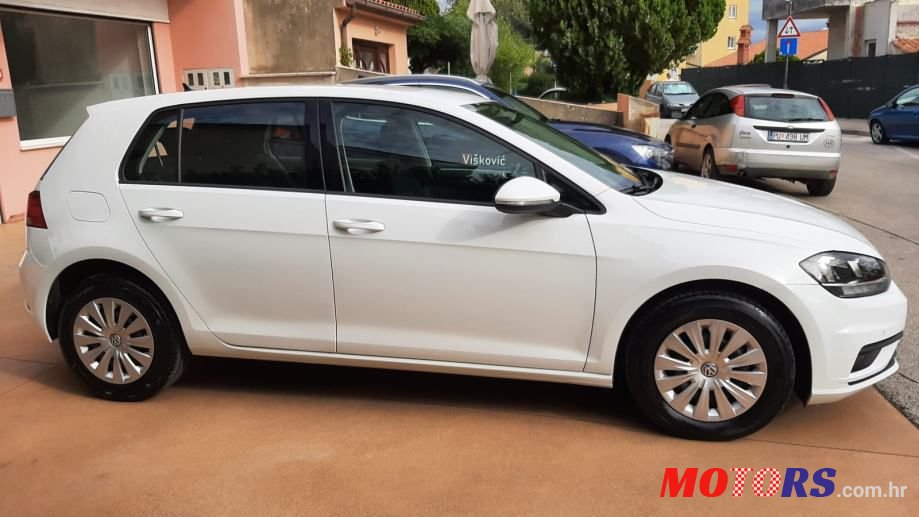 2020' Volkswagen Golf 7 1.6 Tdi photo #4