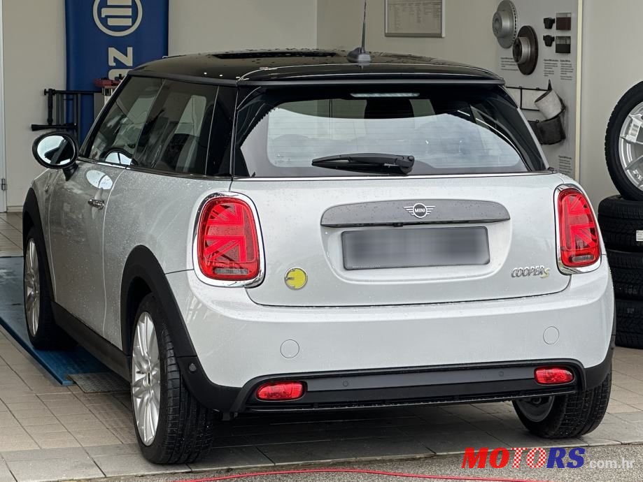 2020' MINI Cooper Se photo #5