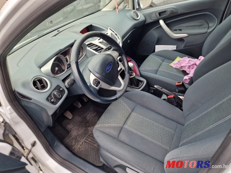 2010' Ford Fiesta 1,4 photo #2