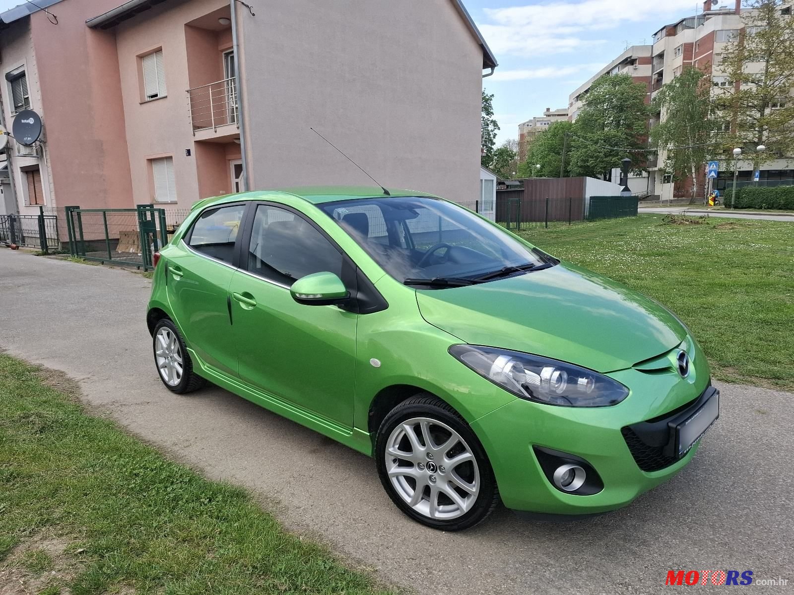 2013' Mazda 2 2 Cd95 photo #1