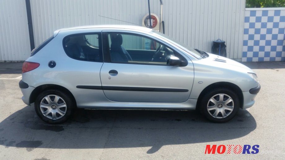 2003' Peugeot 206 photo #1