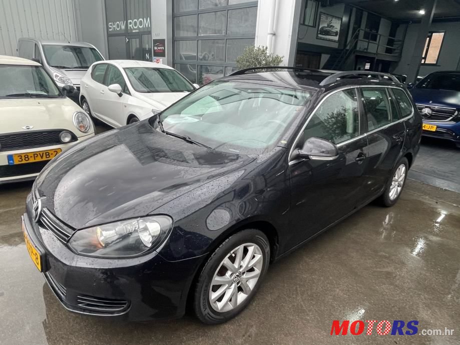 2011' Volkswagen Golf 6 Variant photo #2