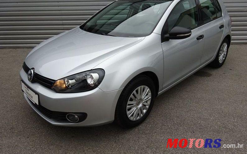 2012' Volkswagen Golf VI 1,6 Tdi photo #2