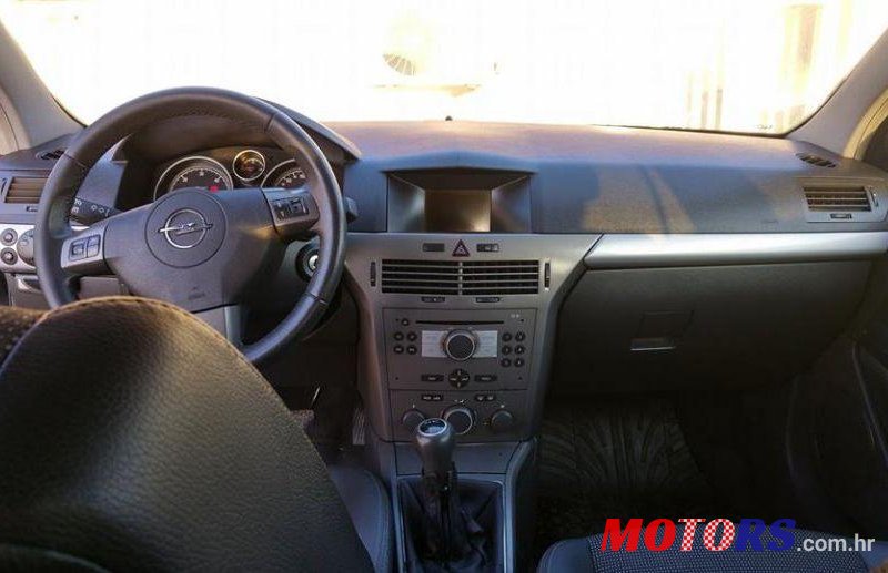 2006' Opel Astra 1,9 Cdti photo #4