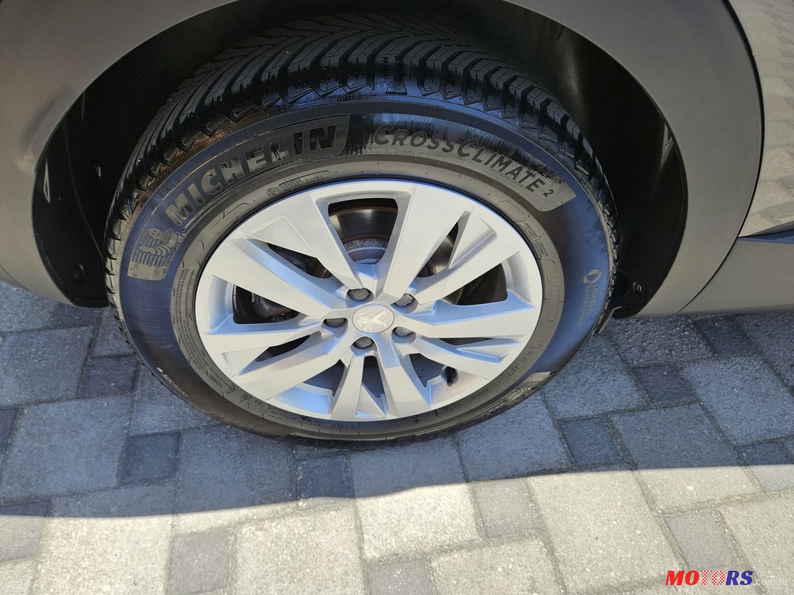 2021' Peugeot 3008 1,5 Bluehdi photo #4