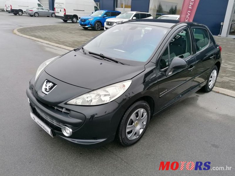 2009' Peugeot 207 1,4 16V Vti photo #1