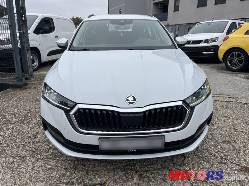 2020' Skoda Octavia Combi photo #2