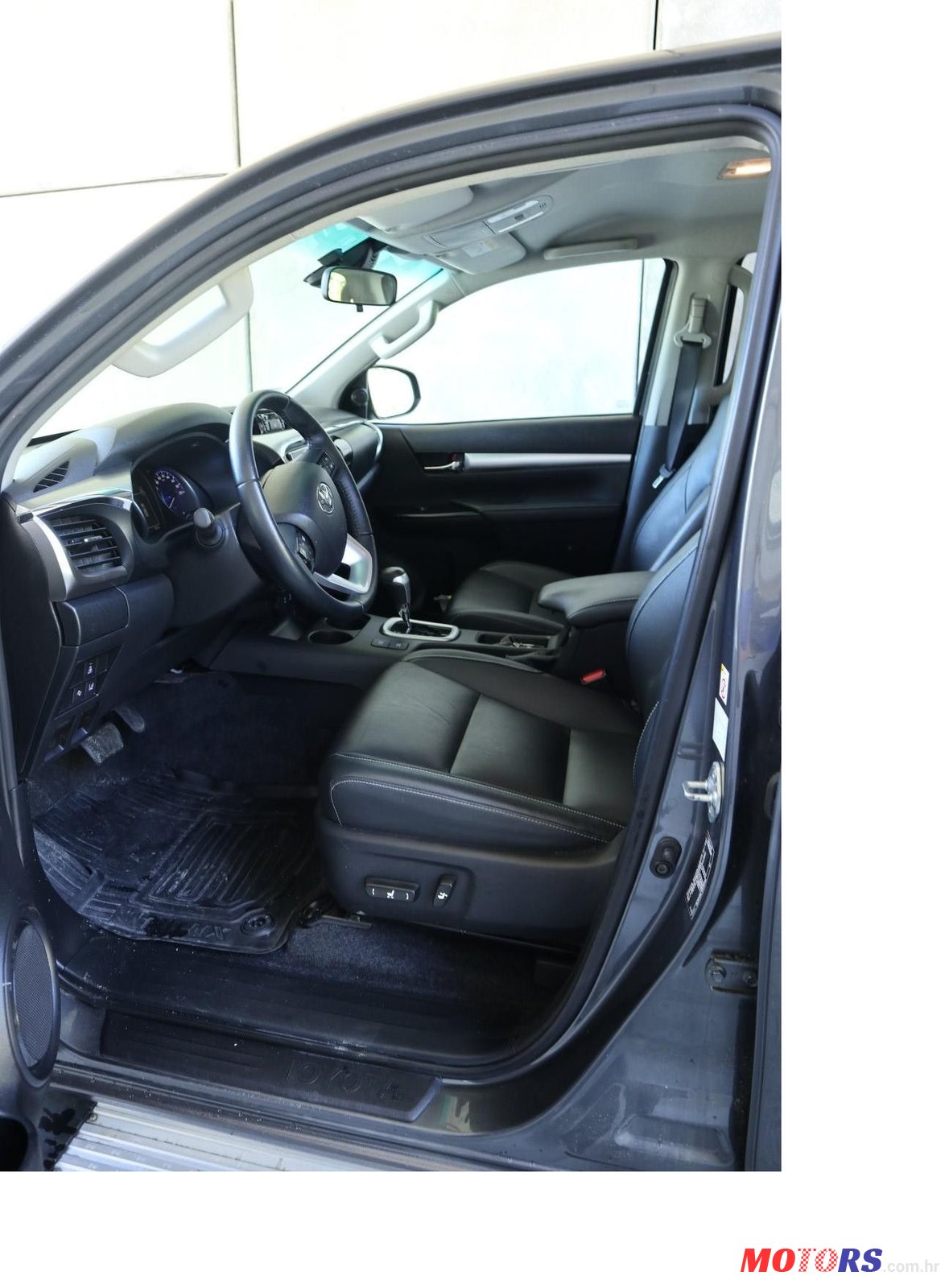 2016' Toyota Hilux Toyota HiLux photo #2