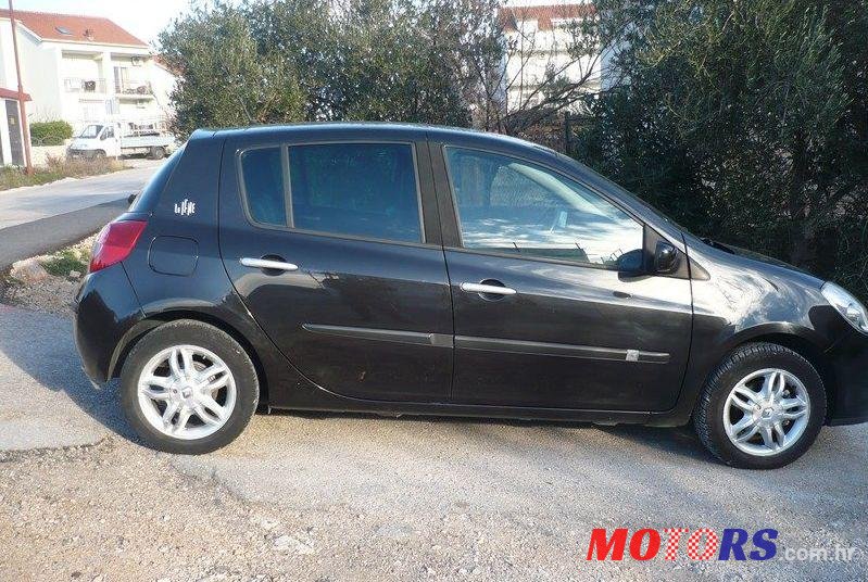 2007' Renault Clio 1,5 Dci photo #1