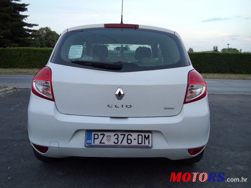 2010' Renault Clio 1,5 Dci photo #2