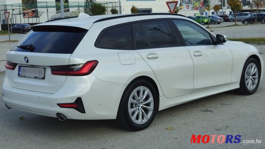 2021' BMW Serija 3 318D Touring photo #6