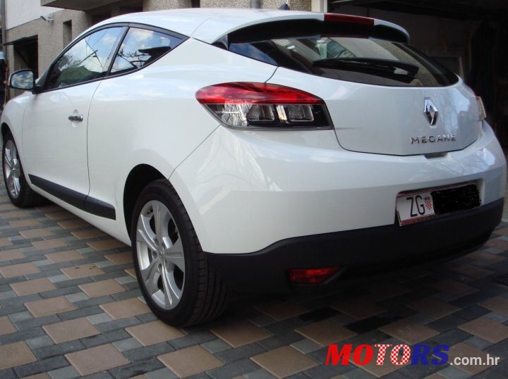 2010' Renault Megane photo #1