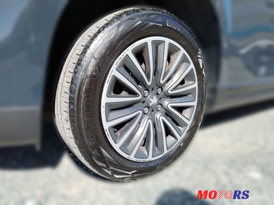 2019' Peugeot 2008 photo #6