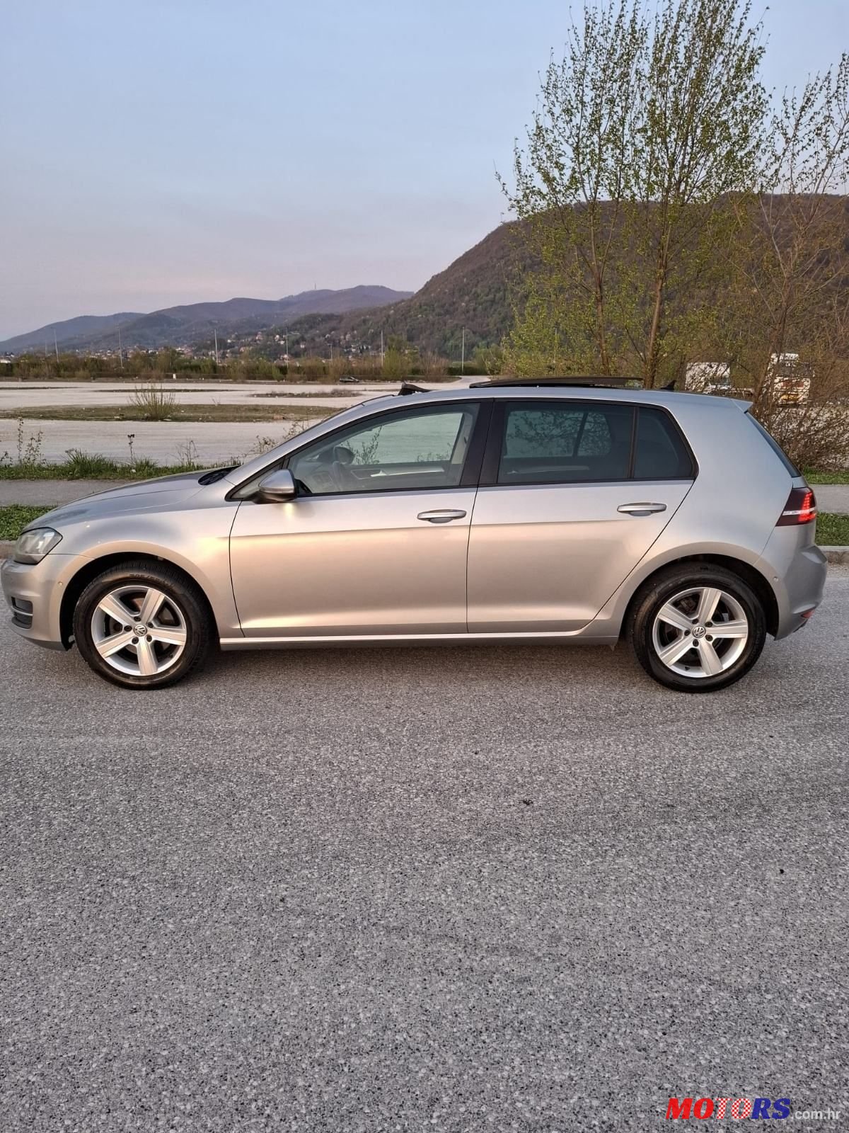 2014' Volkswagen Golf VII 1,6 Tdi Bmt photo #3