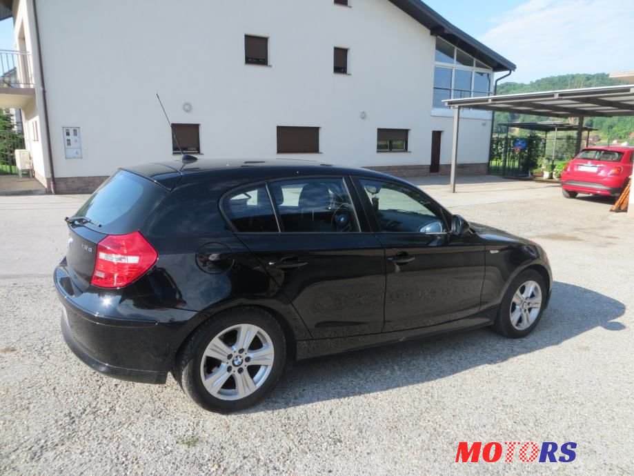 2010' BMW Serija 1 116D photo #4
