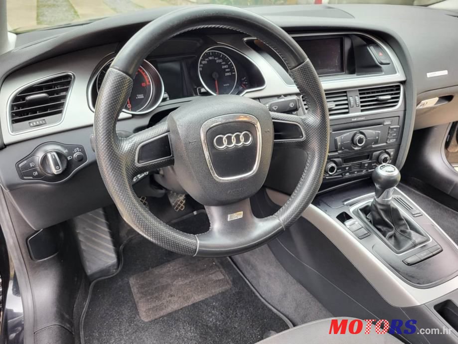 2011' Audi A5 2,0 Tdi photo #2