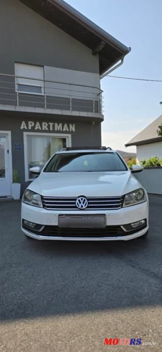 2011' Volkswagen Passat Variant photo #5