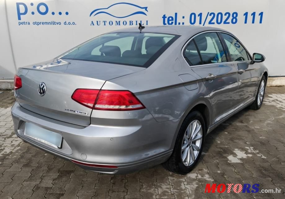 2017' Volkswagen Passat photo #6