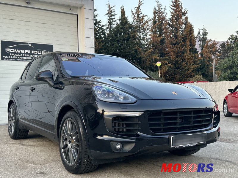 2016' Porsche Cayenne Diesel Tiptronic photo #1