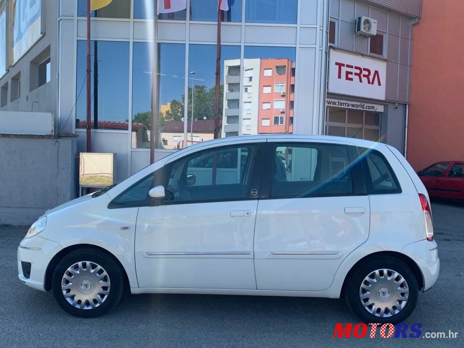 2010' Lancia Musa 1,4 I photo #5