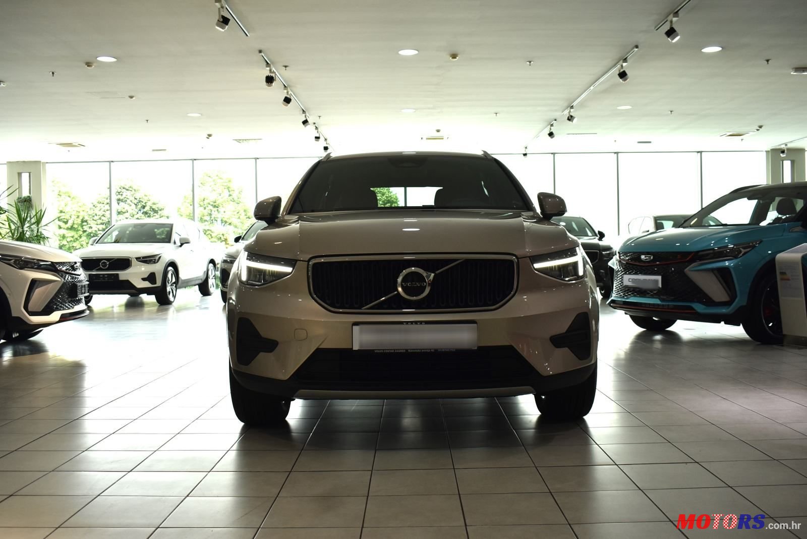 2024' Volvo XC40 photo #2