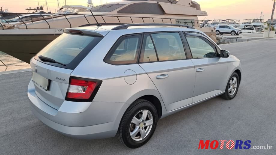 2015' Skoda Fabia Combi photo #4
