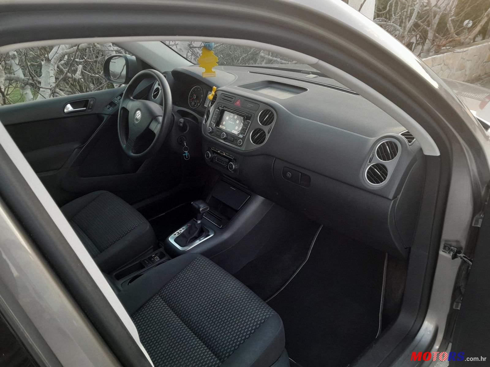 2010' Volkswagen Tiguan 2,0 Tsi photo #5