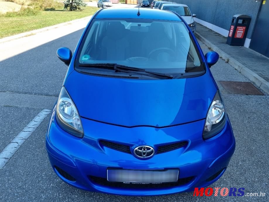 2011' Toyota Aygo photo #6