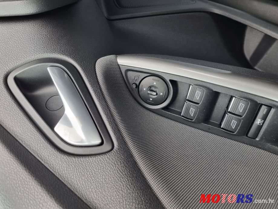 2012' Ford Focus Karavan photo #2