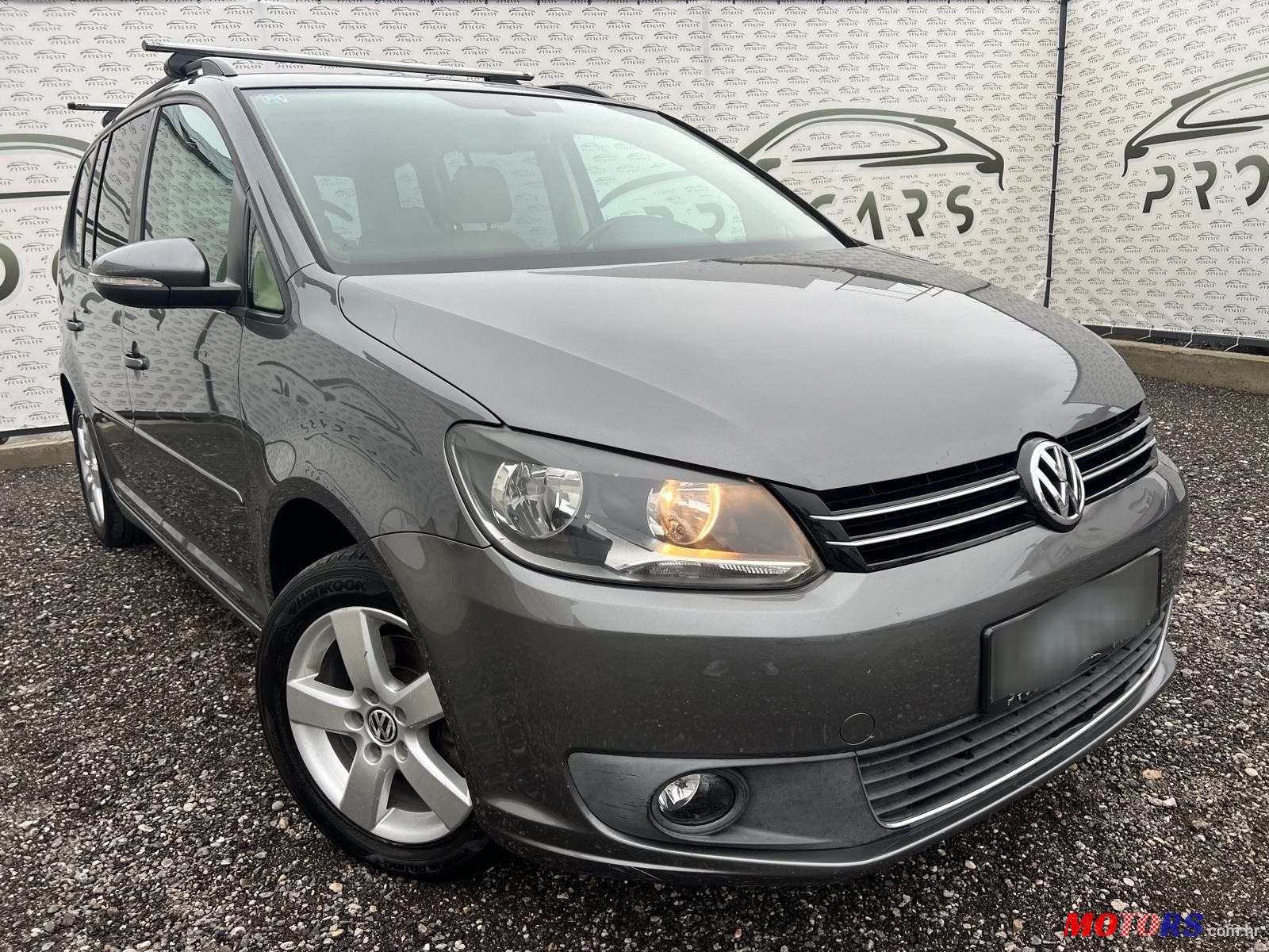 2009' Volkswagen Touran 1,6 photo #1