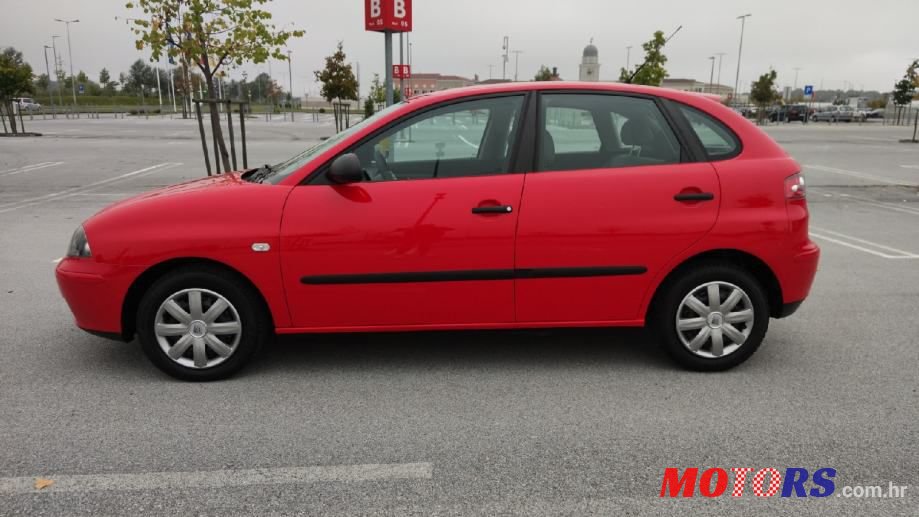 2003' SEAT Ibiza photo #2