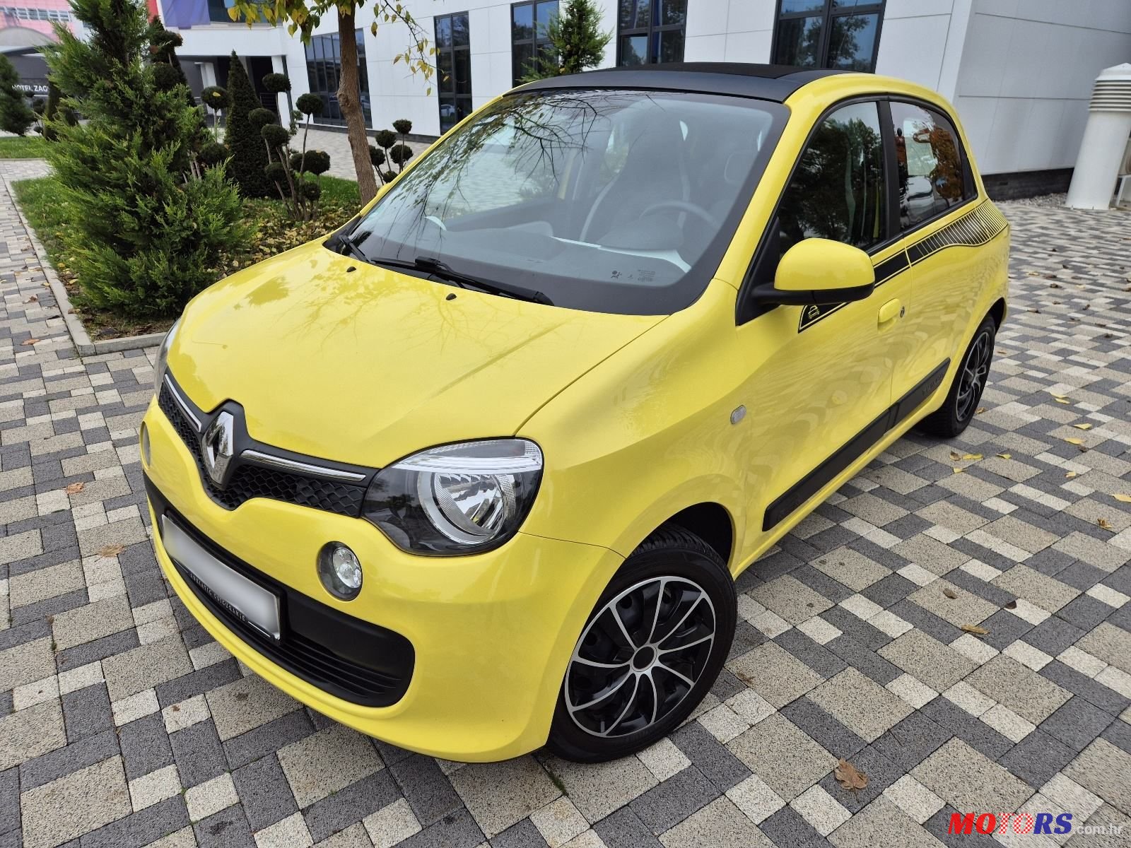 2015' Renault Twingo Sce photo #2