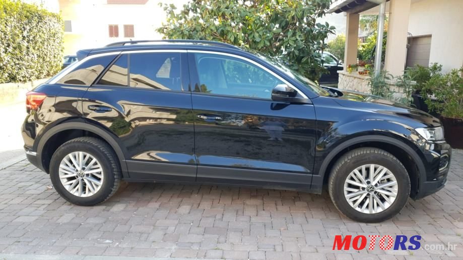 2021' Volkswagen T-Roc photo #6