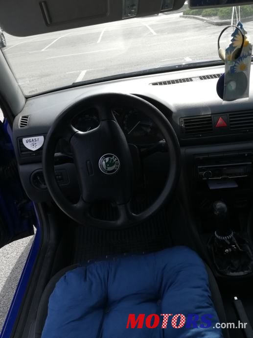 2001' Skoda Octavia 1,6 photo #5