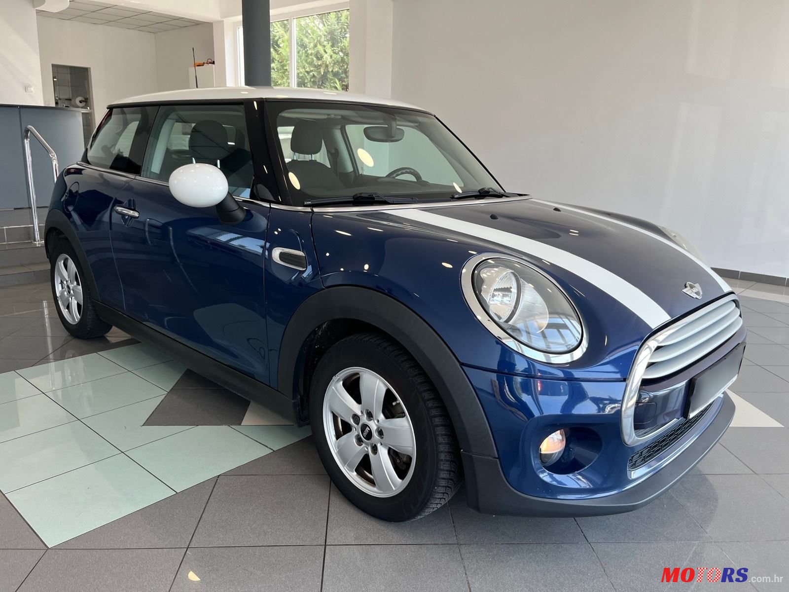 2014' MINI Cooper D photo #3