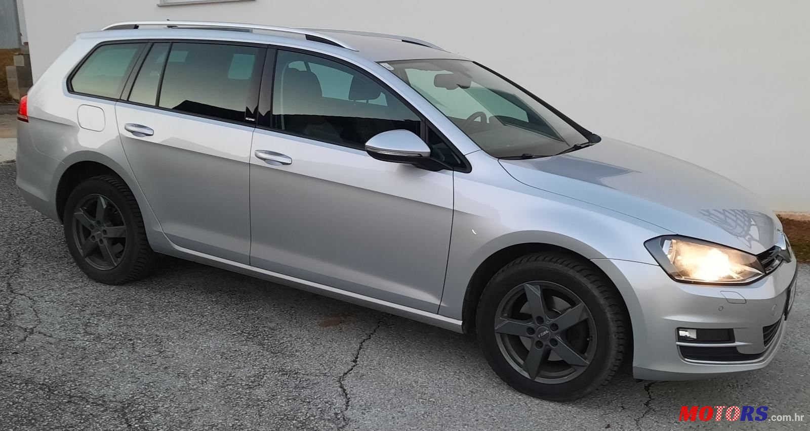 2016' Volkswagen Golf VII Variant photo #3